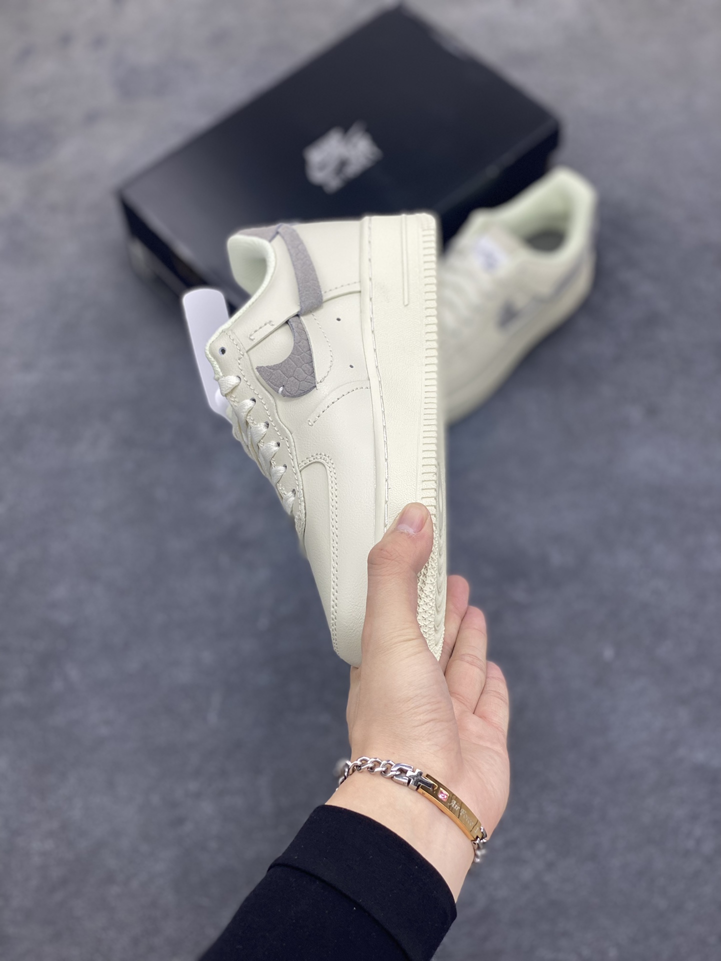 图片[3]-福利特价 全掌气垫🔥 NK Air Force 1 空军一号 断勾 原楦头原纸板 打造纯正空军版型#专注外贸渠道 全掌内置蜂窝气垫 #原盒配件 原厂中底钢印、拉帮完美 货号：DH3869-001 尺码：36 36.5 37.5 38 38.5 39 40 40.5 41 42 42.5 43 44 44.5 45-选品中心