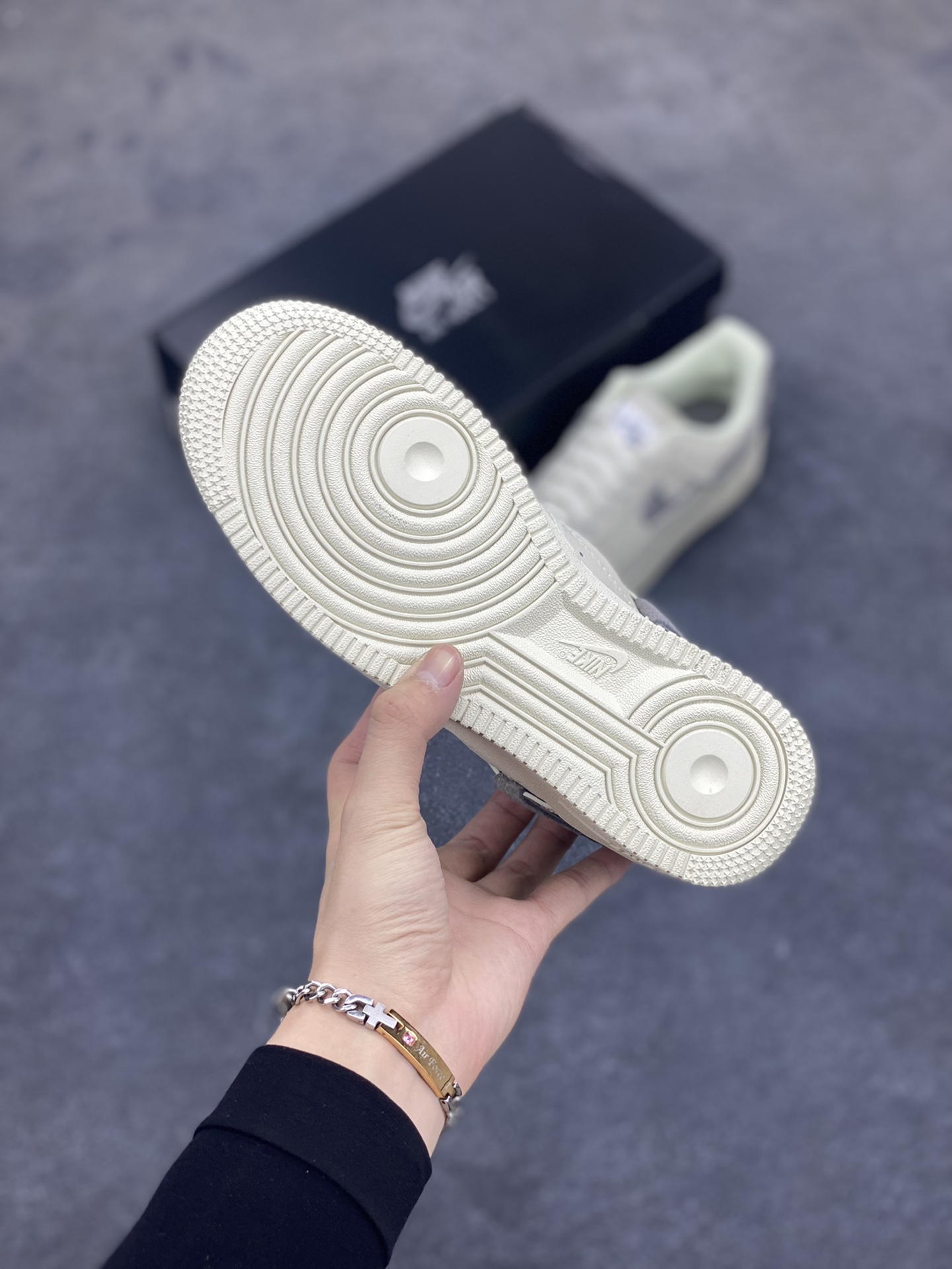 图片[5]-福利特价 全掌气垫🔥 NK Air Force 1 空军一号 断勾 原楦头原纸板 打造纯正空军版型#专注外贸渠道 全掌内置蜂窝气垫 #原盒配件 原厂中底钢印、拉帮完美 货号：DH3869-001 尺码：36 36.5 37.5 38 38.5 39 40 40.5 41 42 42.5 43 44 44.5 45-选品中心