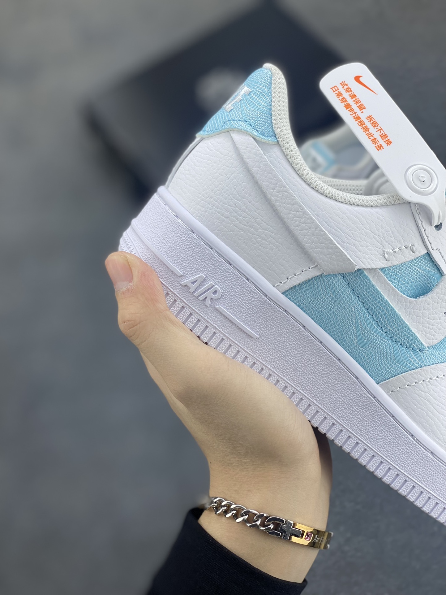 图片[6]-福利特价 全掌气垫🔥 NK Air Force 1 空军一号 断勾 原楦头原纸板 打造纯正空军版型#专注外贸渠道 全掌内置蜂窝气垫 #原盒配件 原厂中底钢印、拉帮完美 货号：DJ9880-400 尺码：36 36.5 37.5 38 38.5 39 40 40.5 41 42 42.5 43 44 44.5 45-选品中心