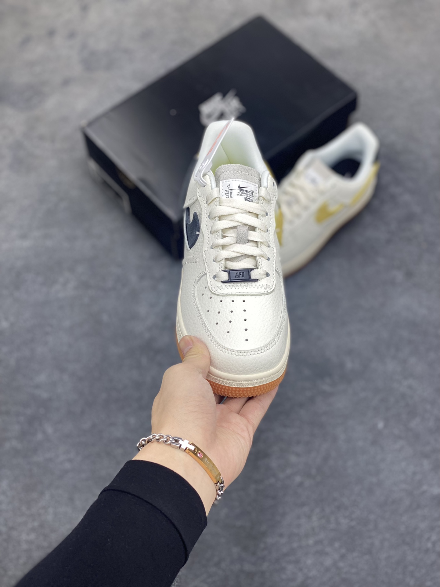 图片[2]-福利特价 全掌气垫🔥 NK Air Force 1 空军一号 断勾 原楦头原纸板 打造纯正空军版型#专注外贸渠道 全掌内置蜂窝气垫 #原盒配件 原厂中底钢印、拉帮完美 货号：DV0740-101 尺码：36 36.5 37.5 38 38.5 39 40 40.5 41 42 42.5 43 44 44.5 45-选品中心