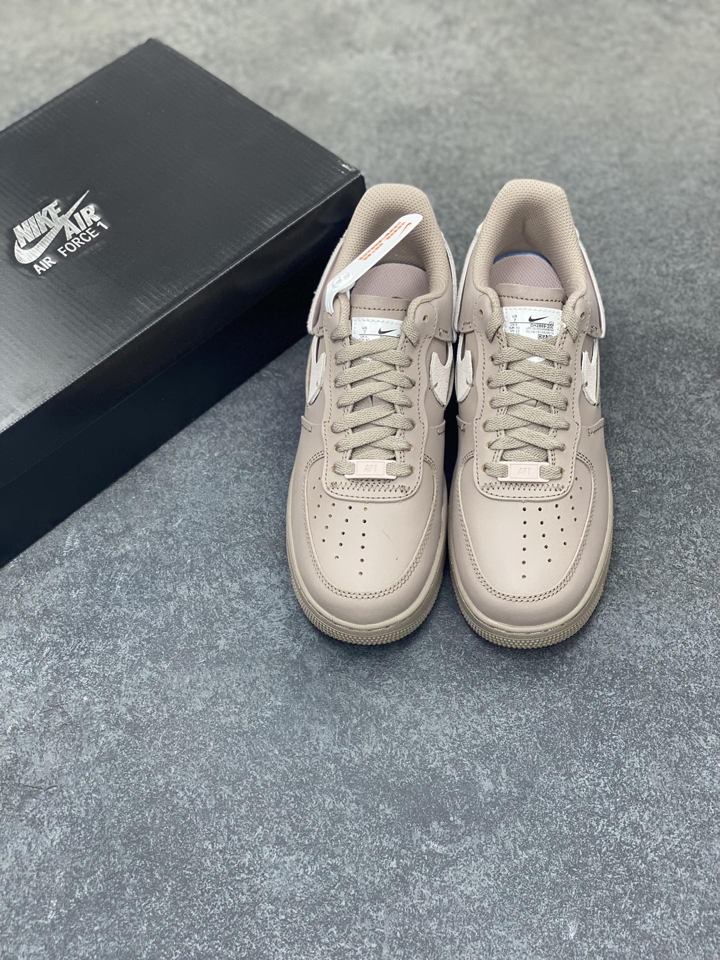 图片[8]-福利特价 全掌气垫🔥 NK Air Force 1 空军一号 断勾 原楦头原纸板 打造纯正空军版型#专注外贸渠道 全掌内置蜂窝气垫 #原盒配件 原厂中底钢印、拉帮完美 货号：DH2869-200 尺码：36 36.5 37.5 38 38.5 39 40 40.5 41 42 42.5 43 44 44.5 45-选品中心