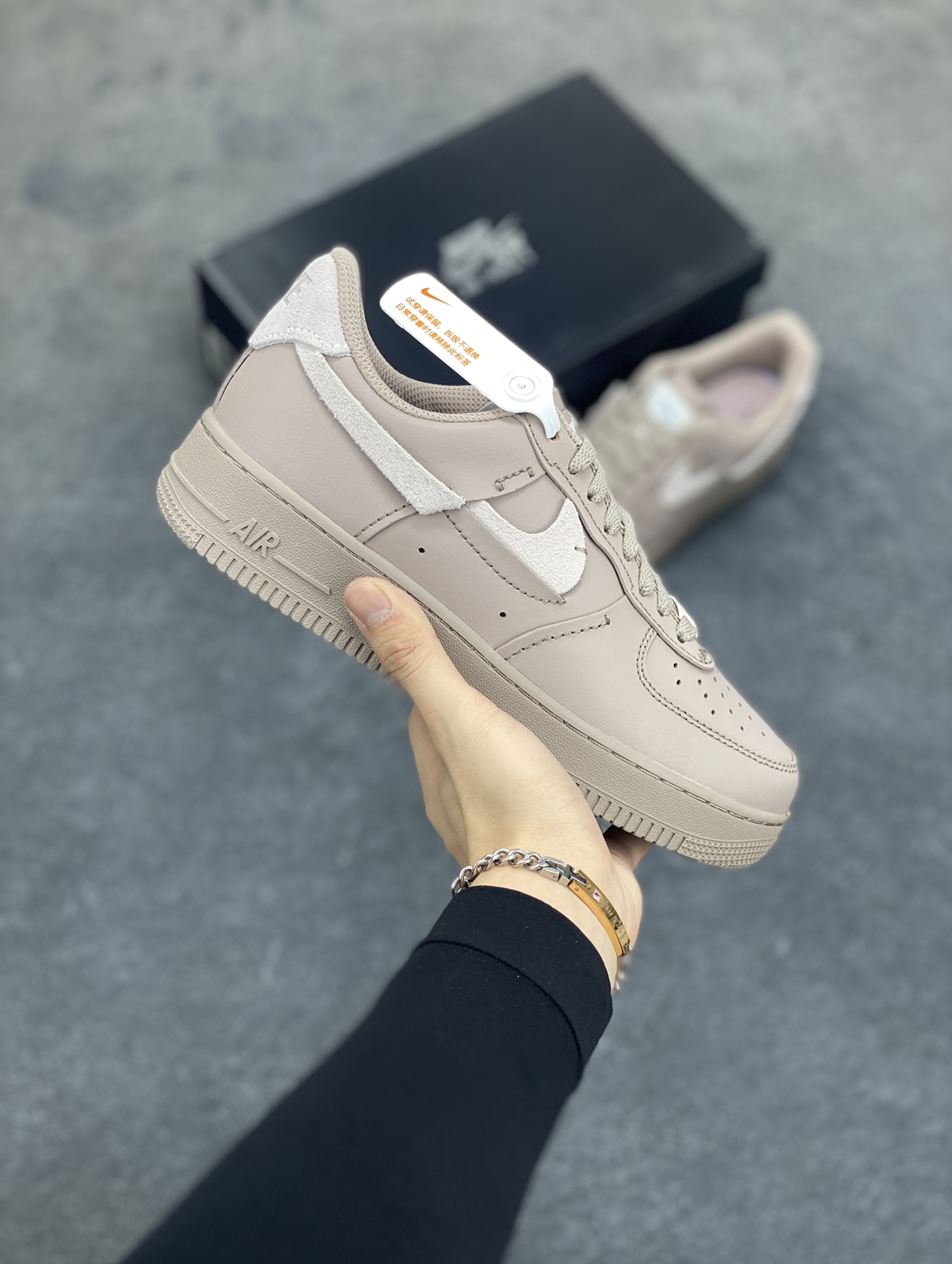 福利特价 全掌气垫🔥 NK Air Force 1 空军一号 断勾 原楦头原纸板 打造纯正空军版型#专注外贸渠道 全掌内置蜂窝气垫 #原盒配件 原厂中底钢印、拉帮完美 货号:DH2869-200 尺码:36 36.5 37.5 38 38.5 39 40 40.5 41 42 42.5 43 44 44.5 45-选品中心