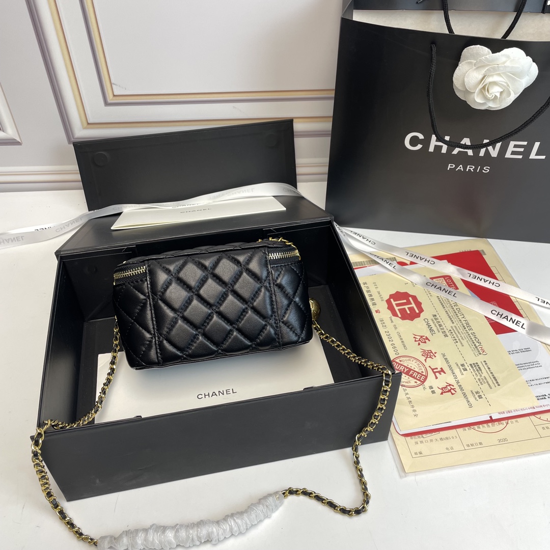 Chanel2021秋冬新品金球化妆小盒子小型收纳盒原版五金进口羊皮出街打开能补妆关上能拗造型就算放家里