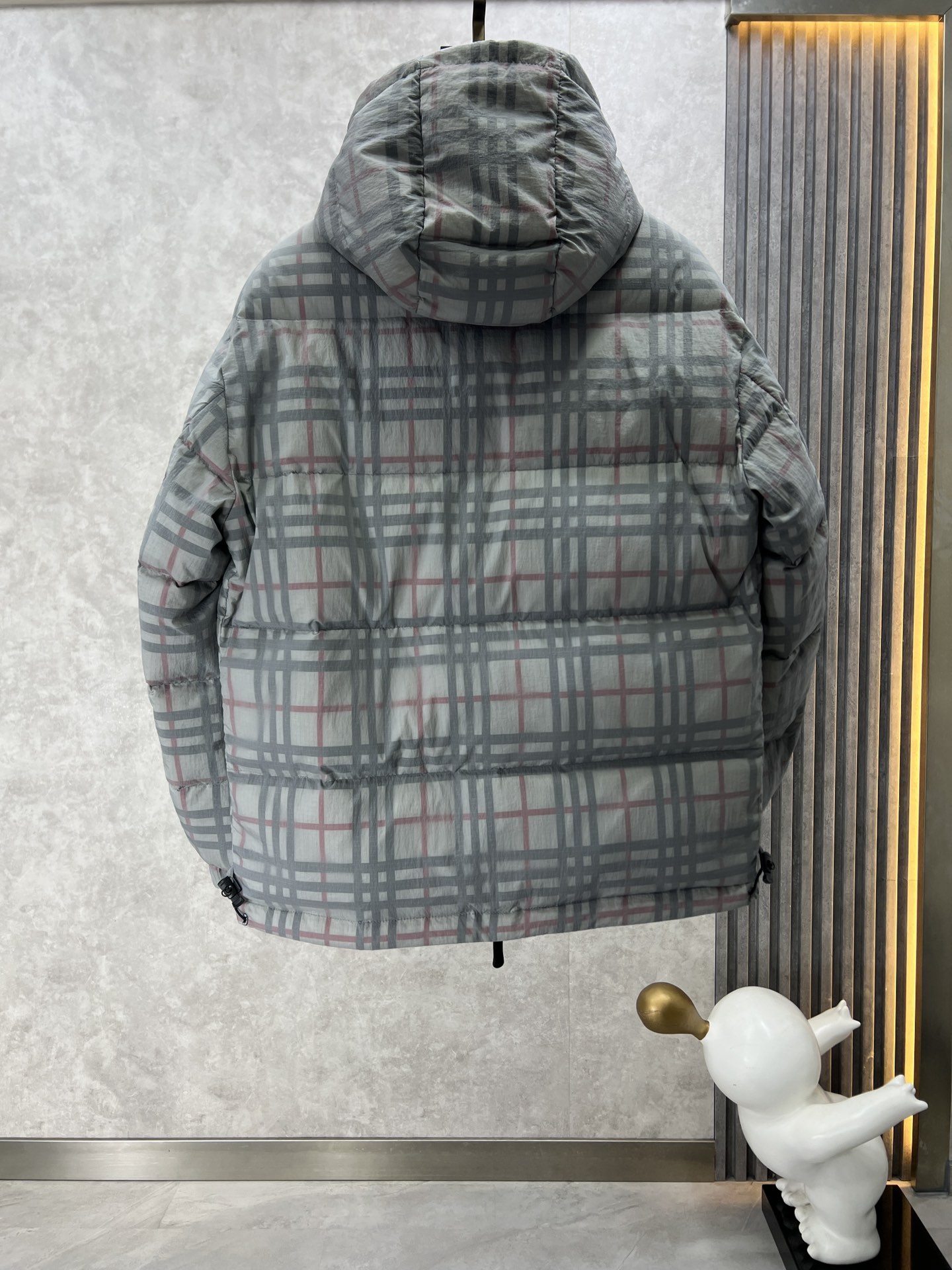 Burberry巴宝莉压轴重磅面包服独家版本700+蓬松度熊猫色拼接羽绒服精选意大利精纺面料制成呈现宽松