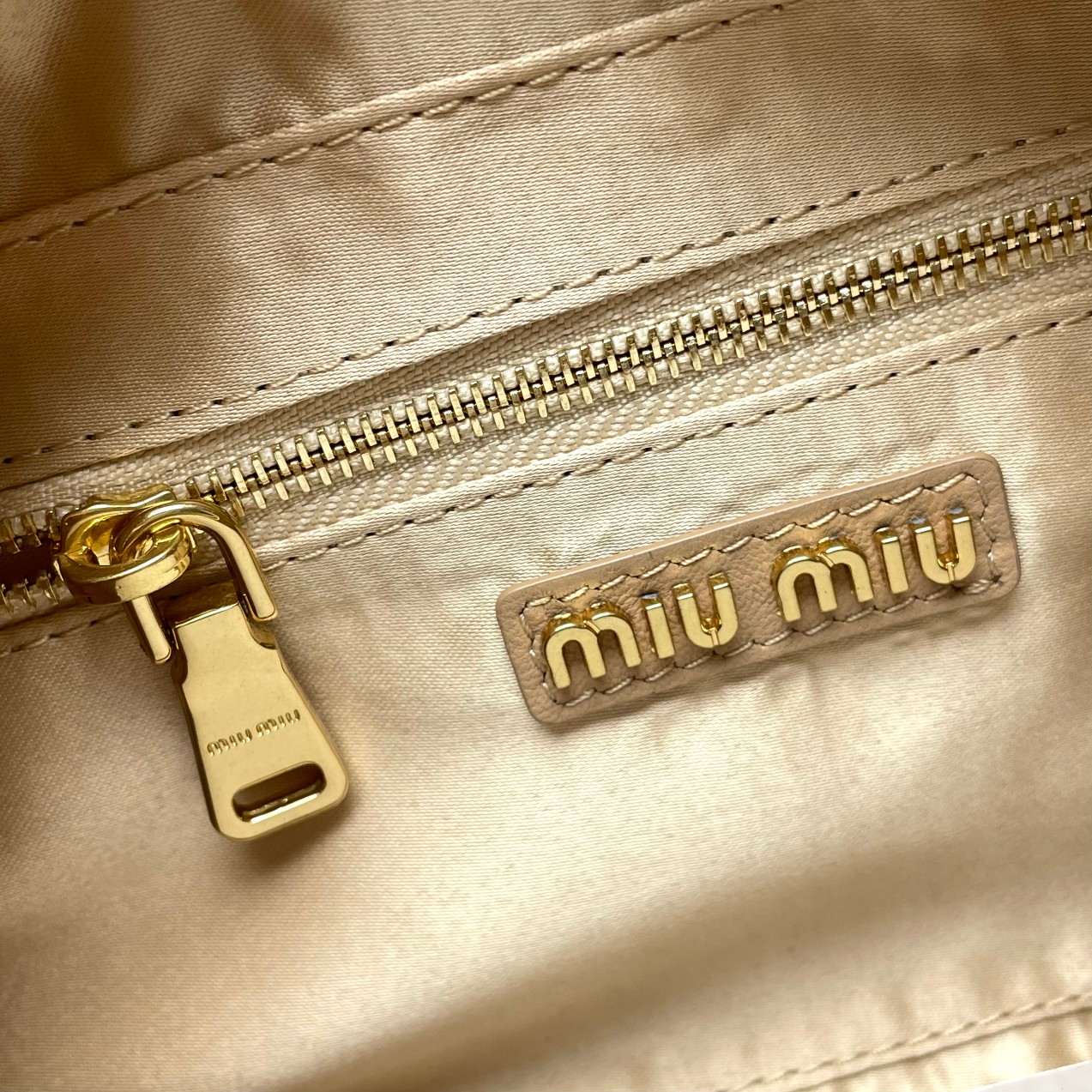 Miu Miu Luxury Designer Handbag Shoulder Crossbody Bag crafted in 7