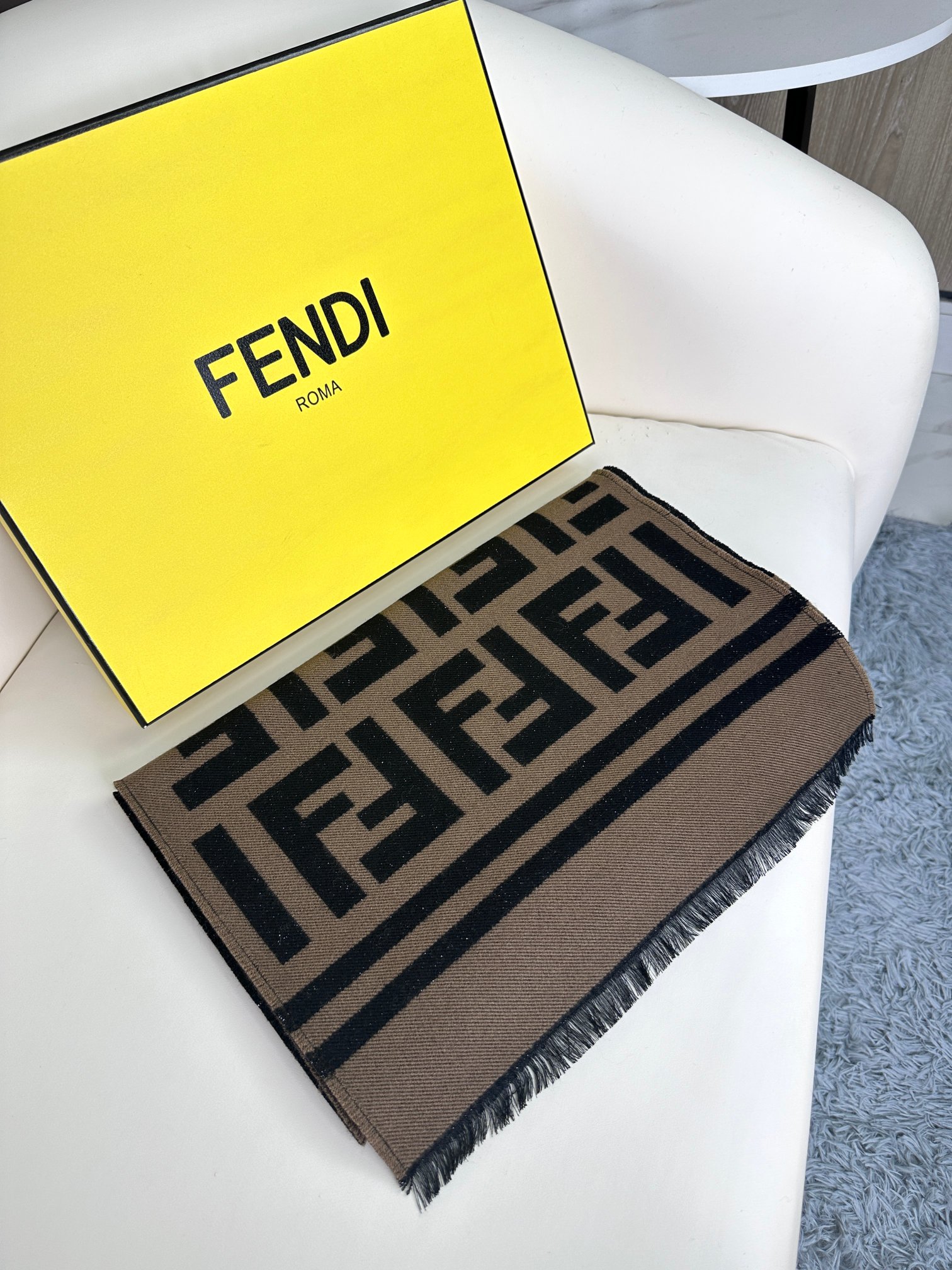 FENDI 2023最新款 金银线款 羊毛真丝针织围巾