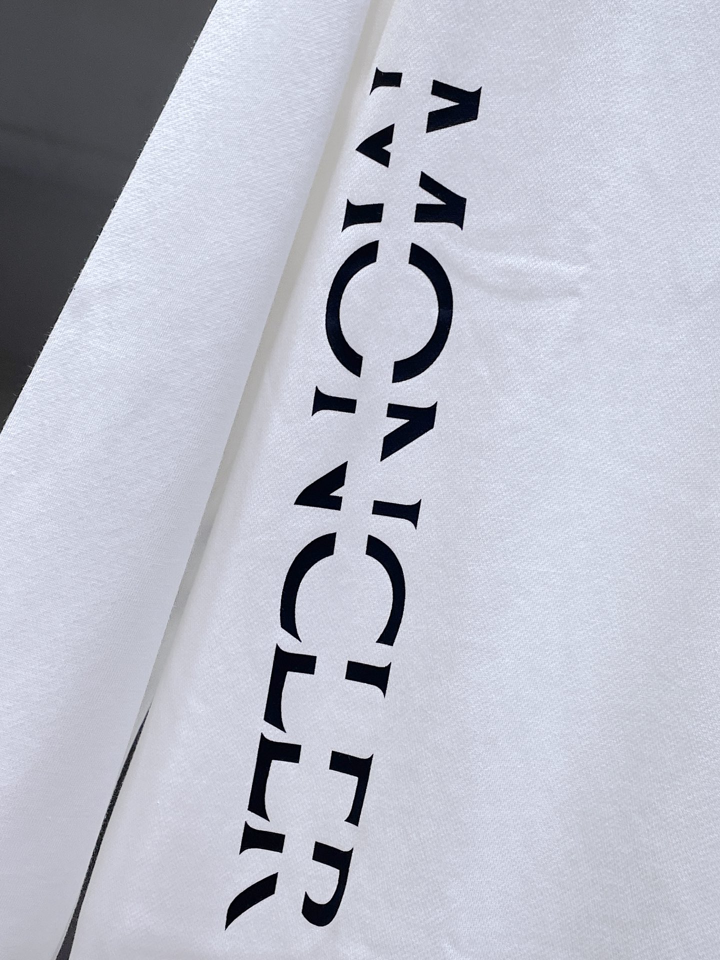    蒙口  moncler  ss早秋新款 长袖 圆领 卫衣，高端版本！专柜定制面料 透气舒适度高，细