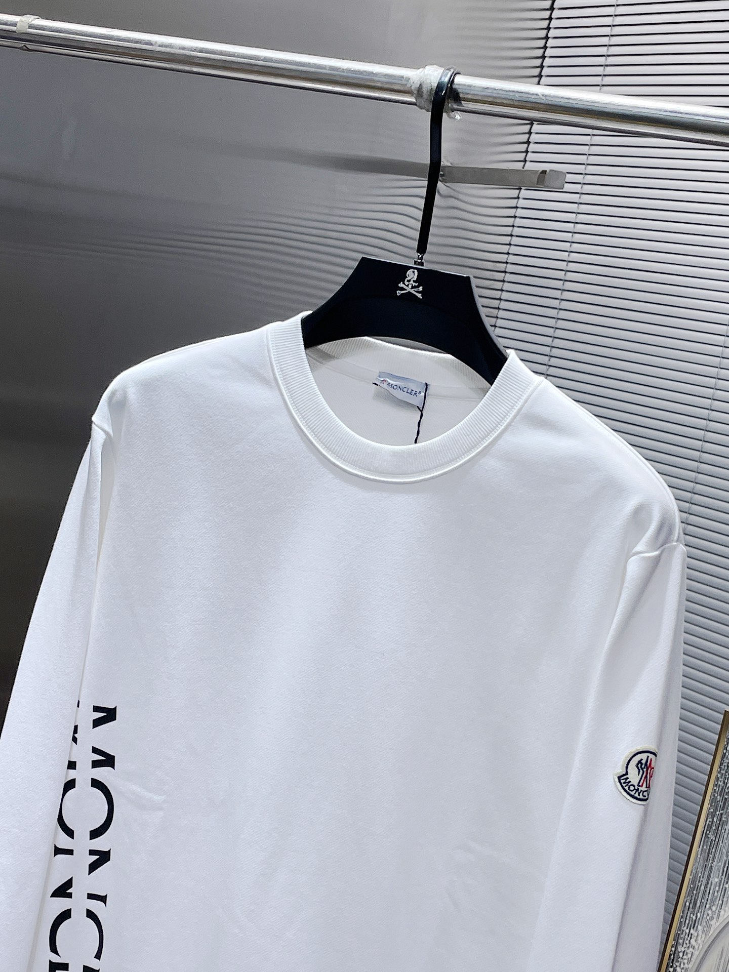   蒙口  moncler  ss早秋新款 长袖 圆领 卫衣，高端版本！专柜定制面料 透气舒适度高，细