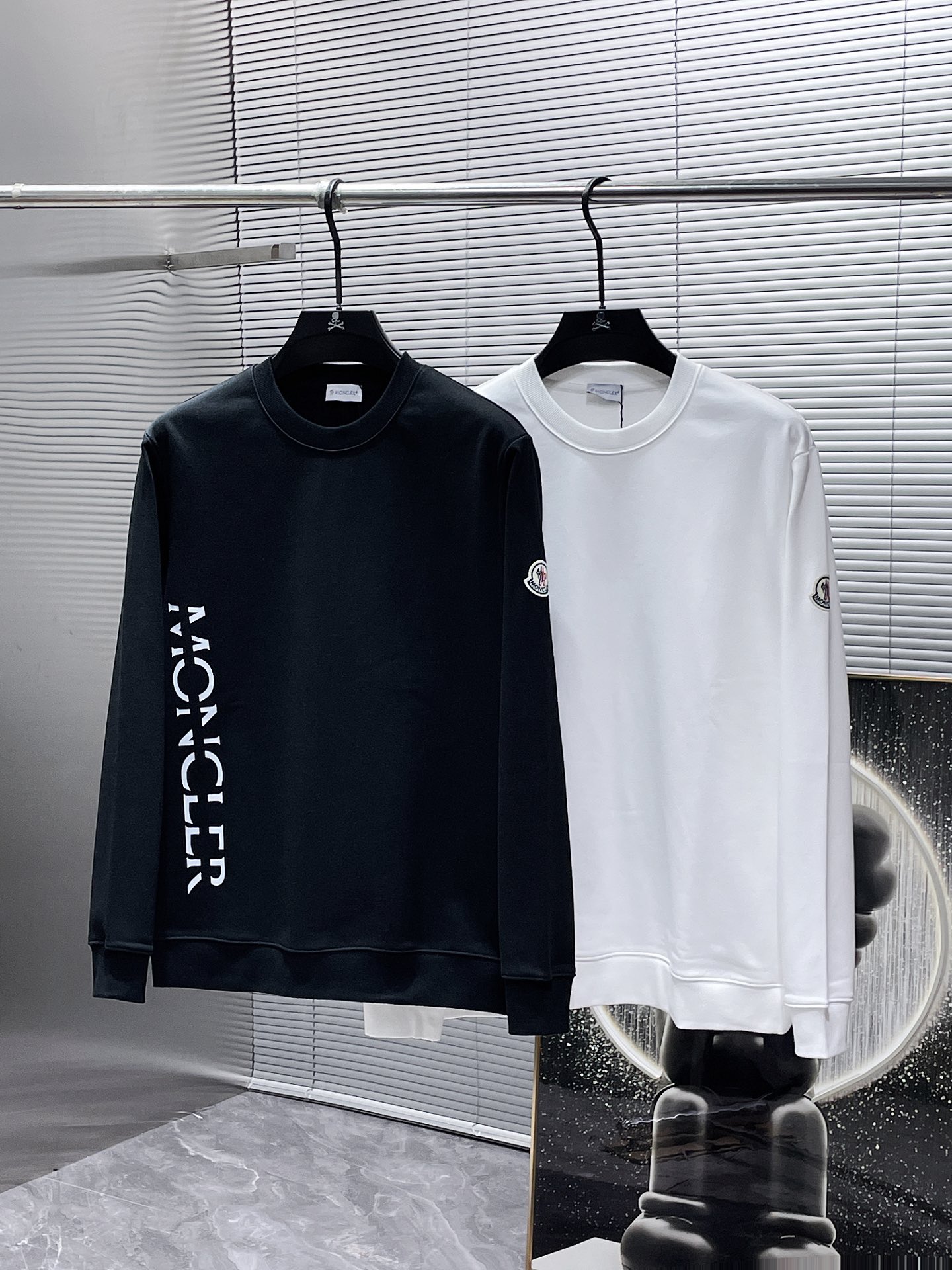   蒙口  moncler  ss早秋新款 长袖 圆领 卫衣，高端版本！专柜定制面料 透气舒适度高，细