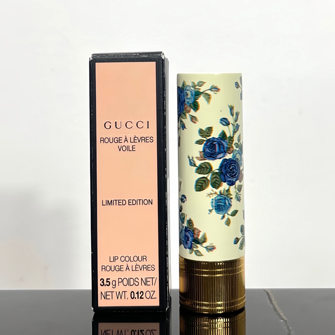 Gucci蓝碎花 lápiz labial! Número de color: 25-520.