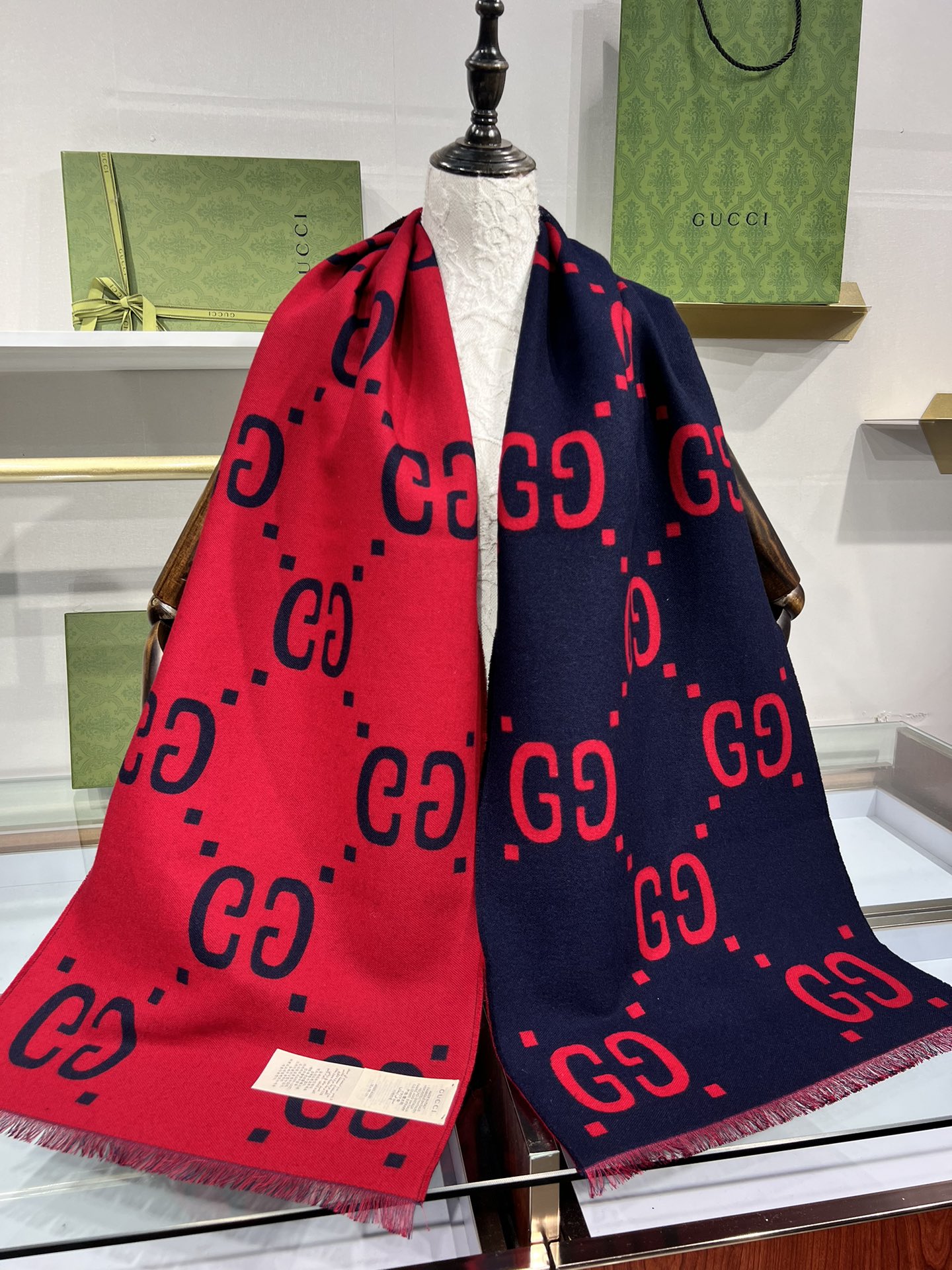 💟王牌口碑闭眼买❗️独家最高规格Gucci新款，全网最牛品质，必须带给大家最好的品质，双面不同设计，非常