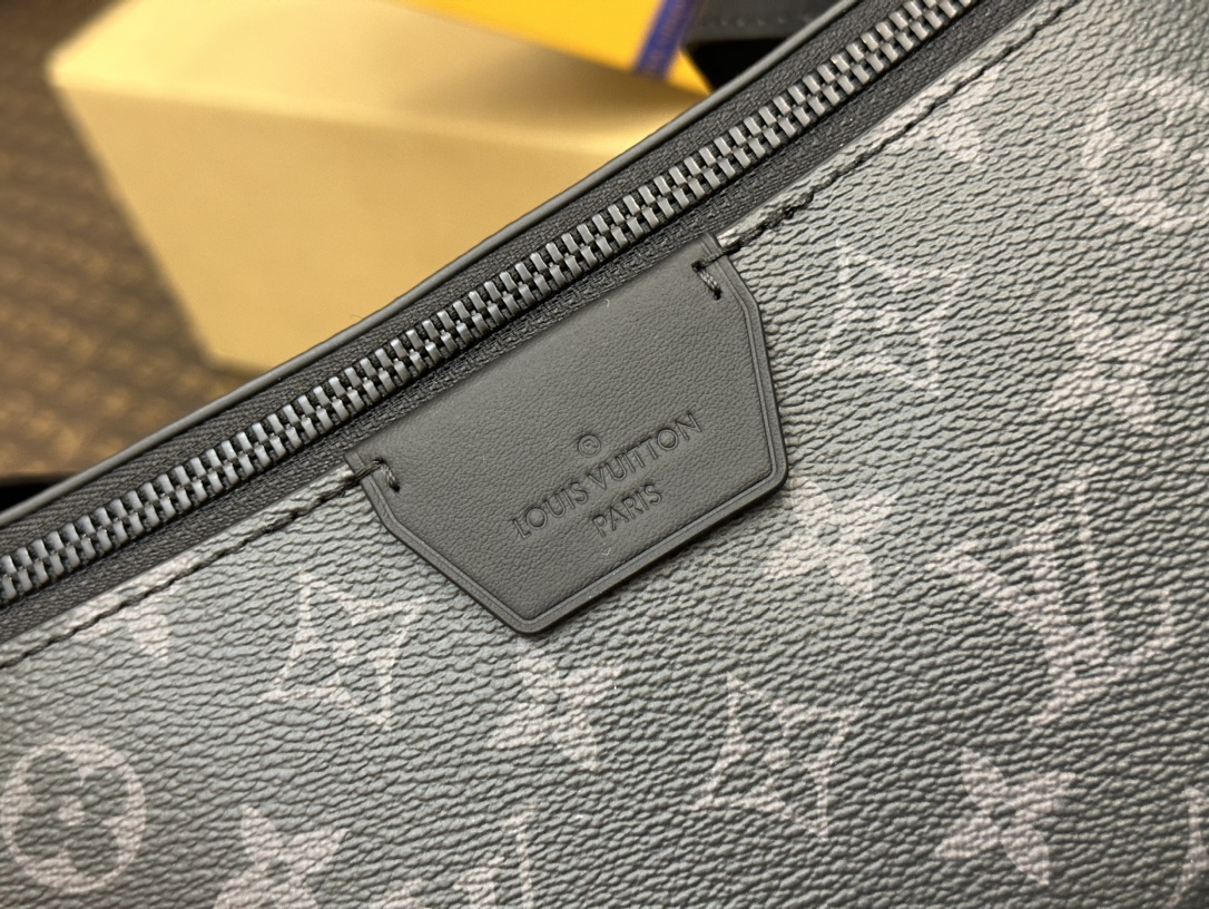 Louis Vuitton Classic Luxury Handbag Shoulder Crossbody Bag Ref 5