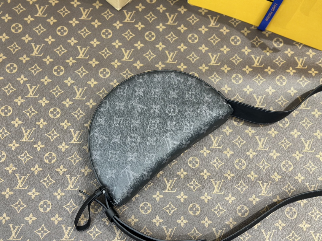 Louis Vuitton Classic Luxury Handbag Shoulder Crossbody Bag Ref 3