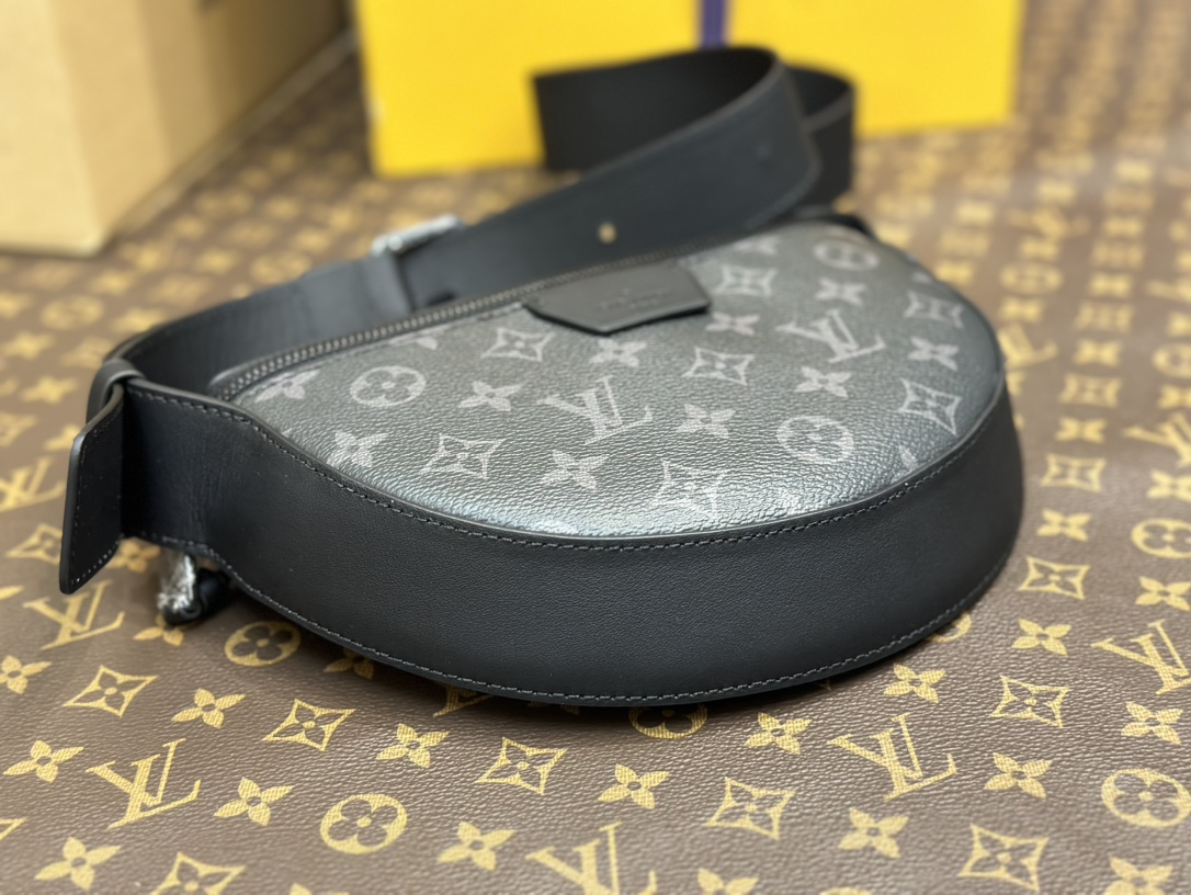 Louis Vuitton Classic Luxury Handbag Shoulder Crossbody Bag Ref 4