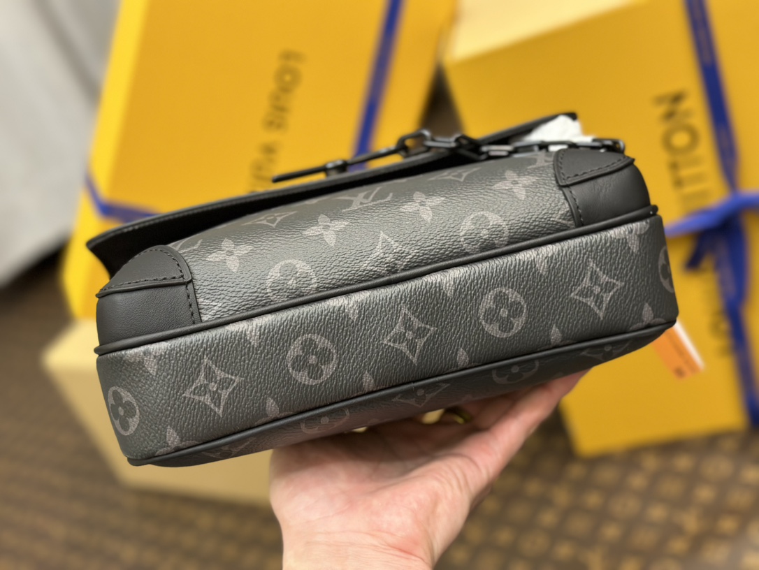 Louis Vuitton Haute Couture Classic Luxury Handbag Shoulder Crossbody 5
