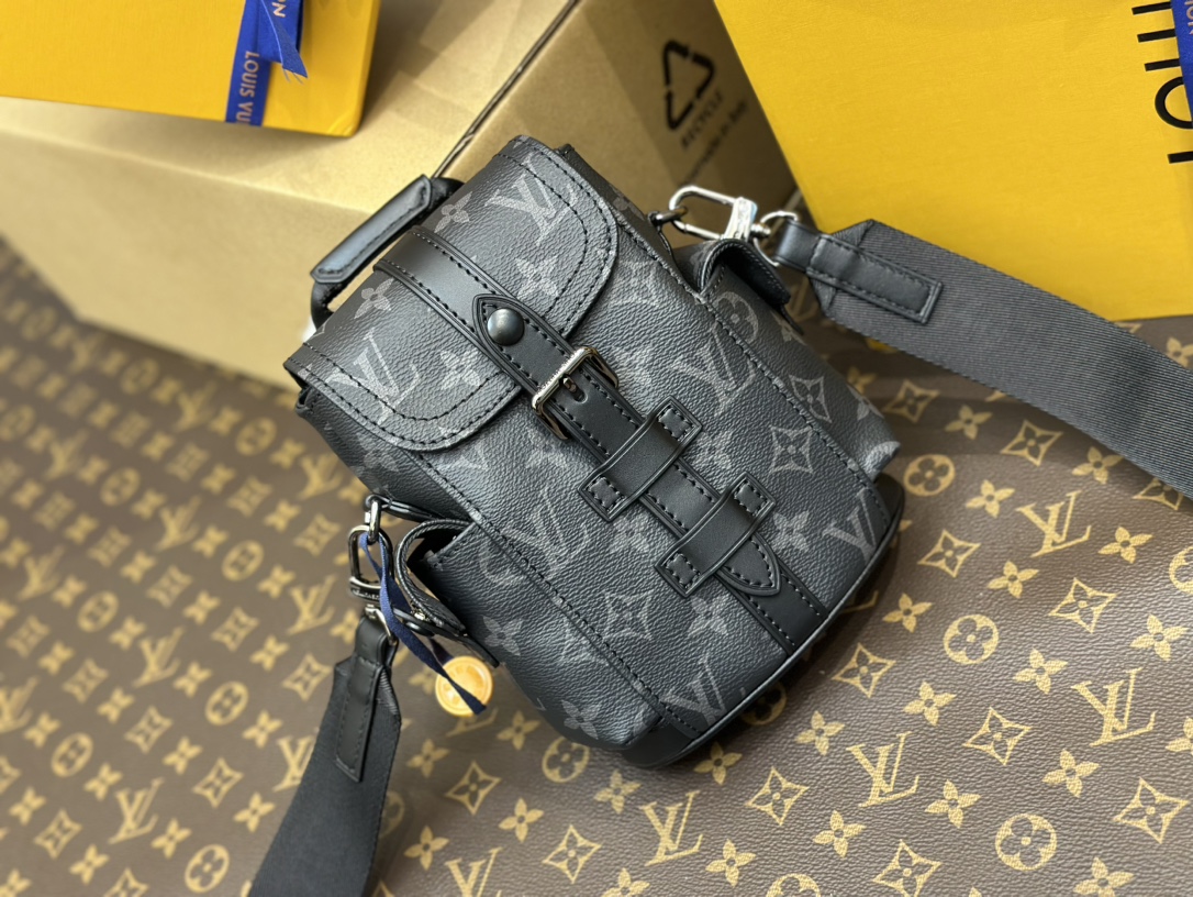 路易威登 Louis Vuitton 高定典藏名品高定成衣时装外套连衣裙衬衫T恤 #70B636DA 2