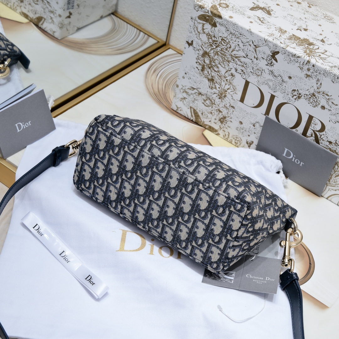 Dior 肩带款【 质量】配图片盒子