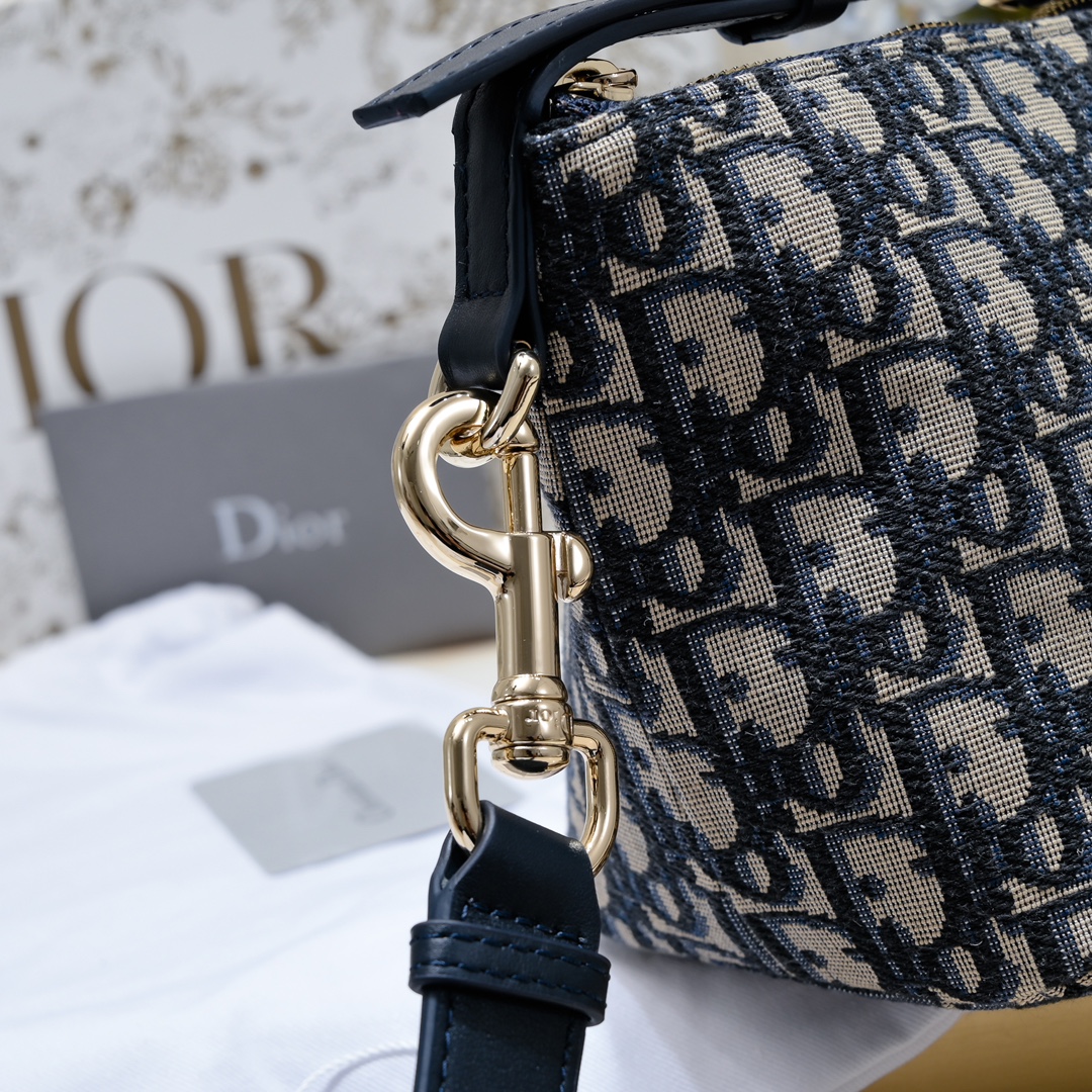 Dior 肩带款【 质量】配图片盒子