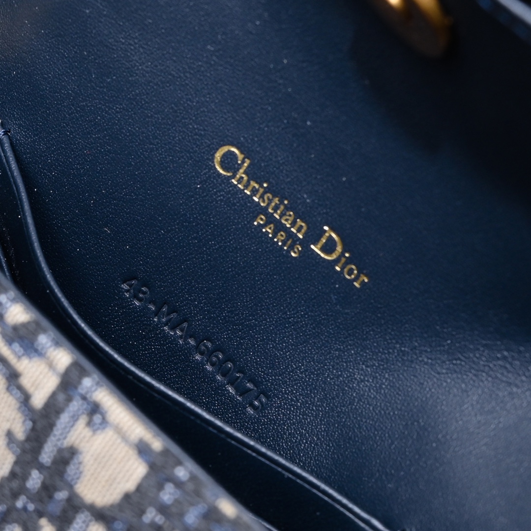 Dior 质量配图片盒子