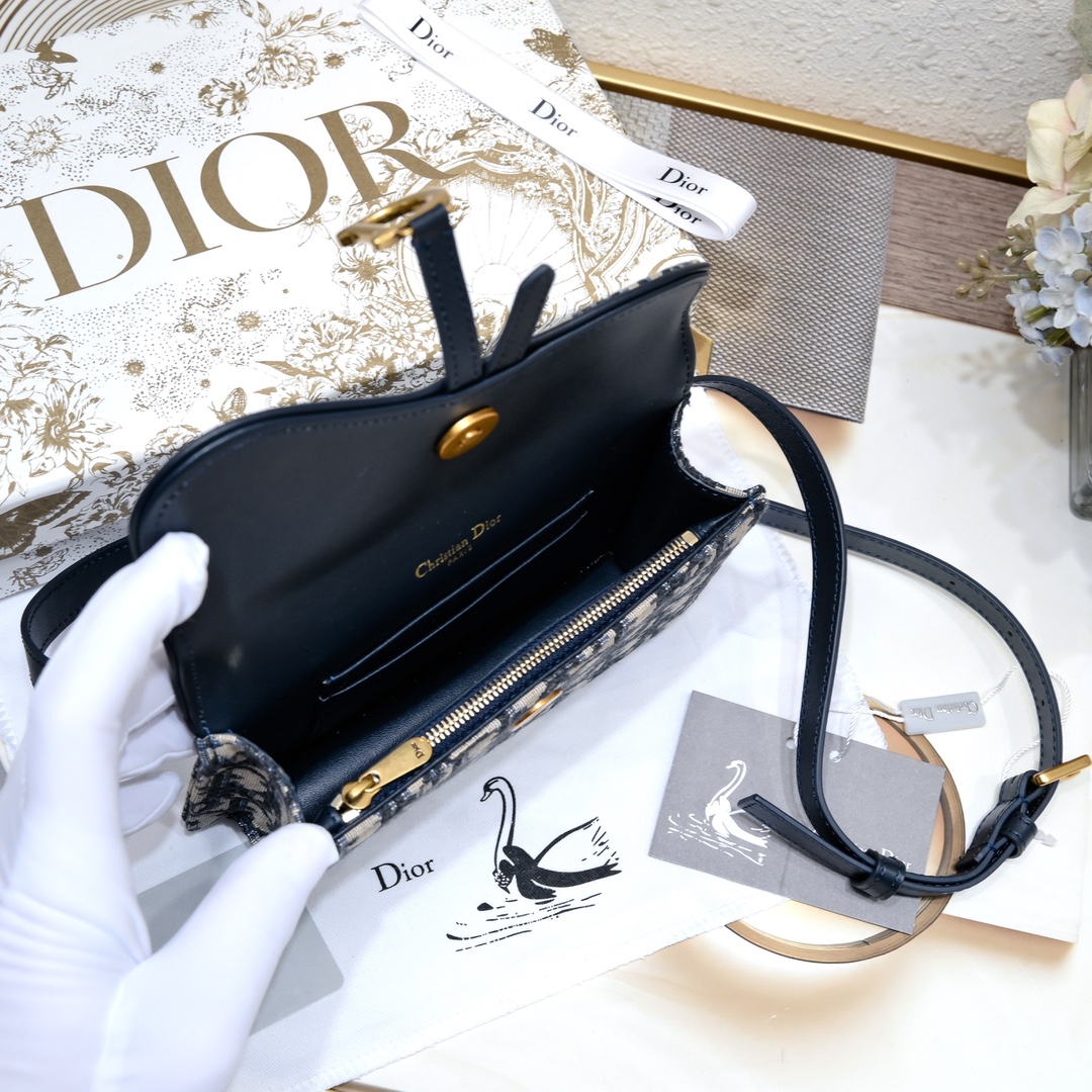Dior 质量配图片盒子