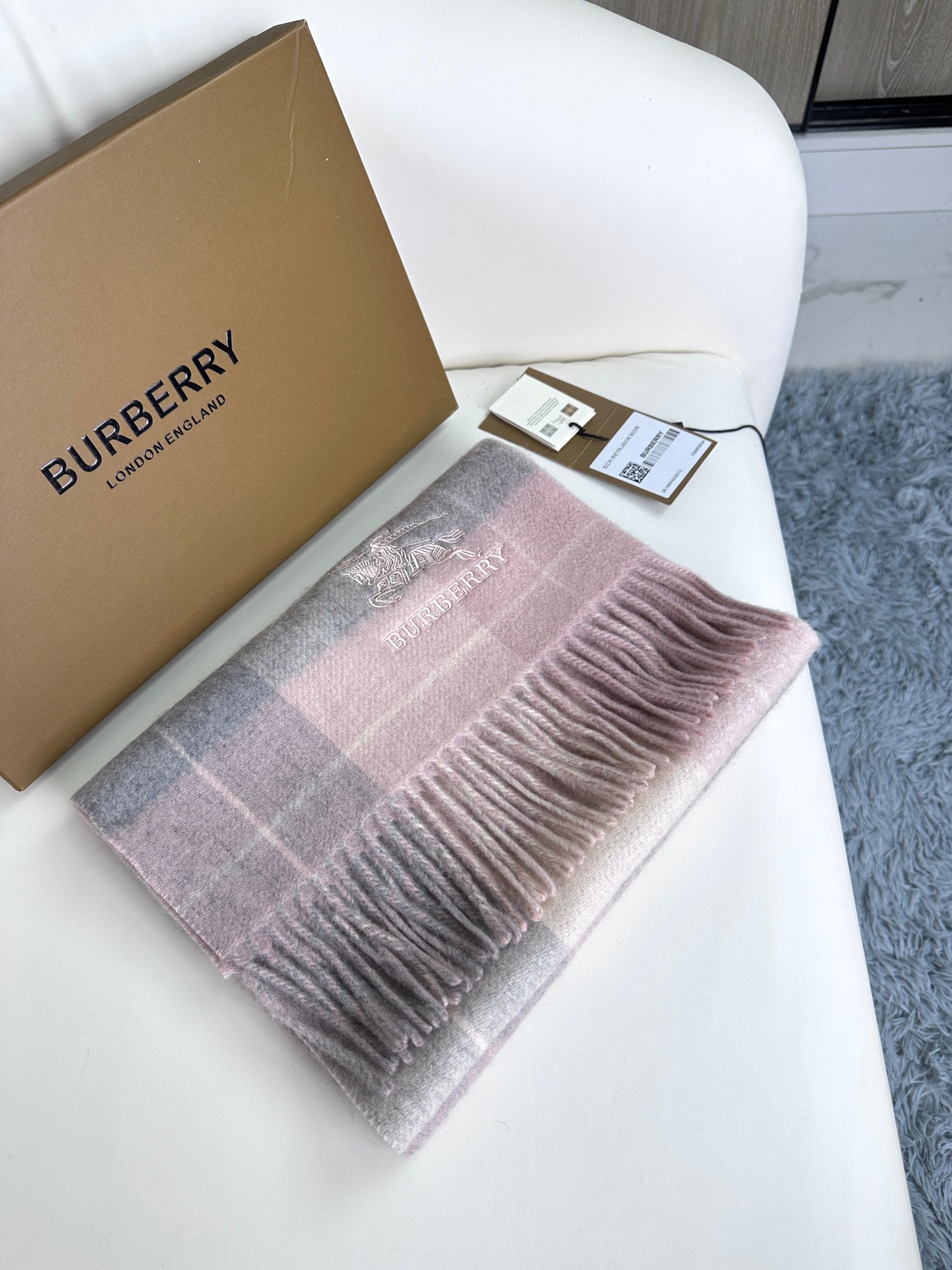 Burberry巴宝莉 专柜级经典羊绒格子围巾