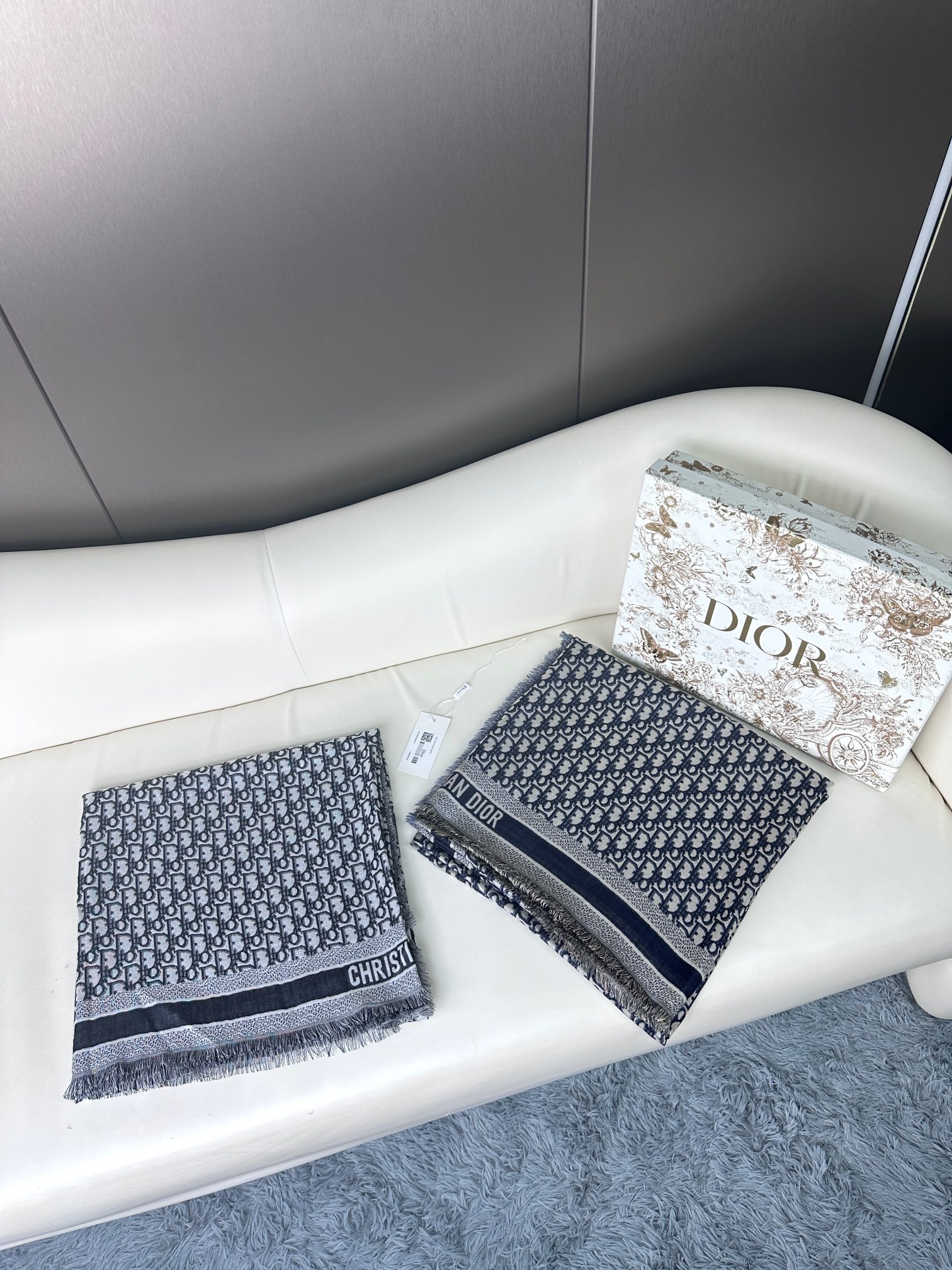 DIOR 经典字母提花织纹披肩