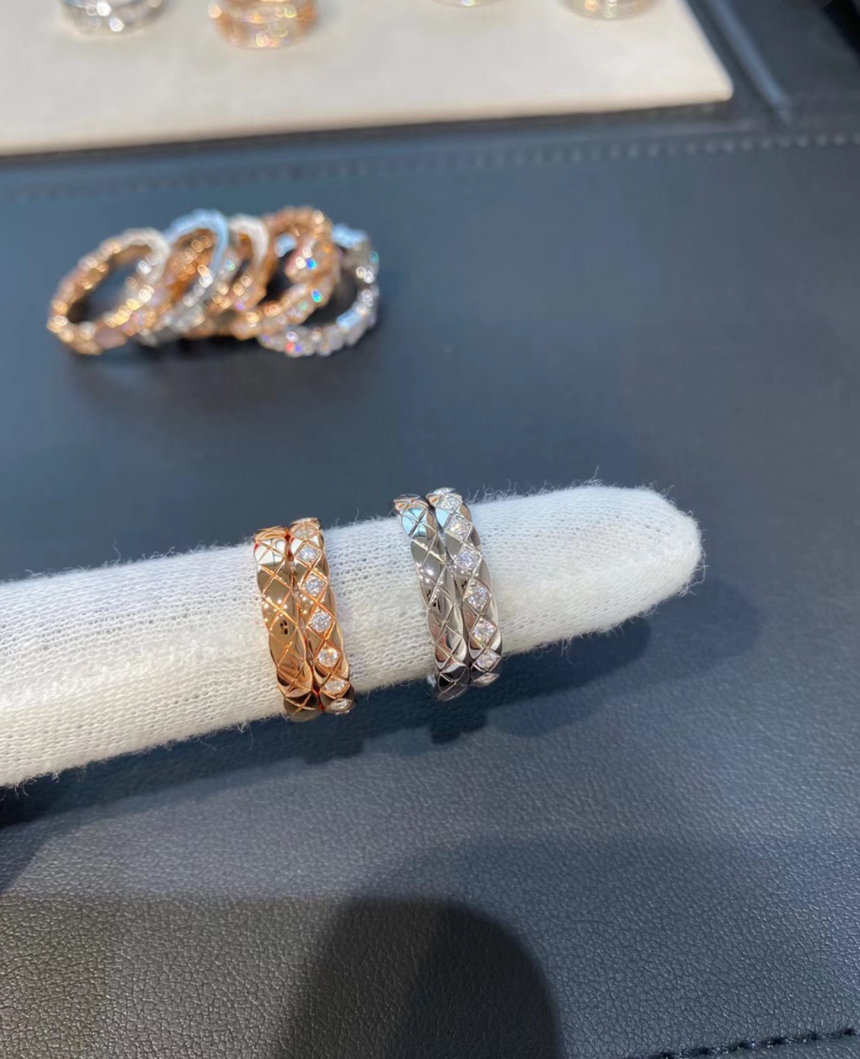 NO:101815,Chanel ultra-narrow version diamond ring CNC craftsmanship, diamond pattern in platinum/champagne gold/gold yards 5-10 yards, Chanel ring, chanel, ring, gold19860909香奈儿超窄版菱格戒指 CNC工艺,菱格纹图案 有白金色/香槟金/黄金色 码数5-10码,香奈儿戒指,chanel,ring,gold,Jewelry