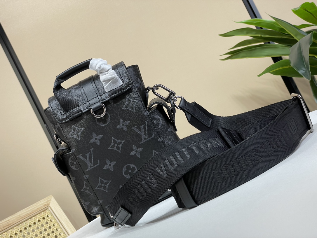 Louis Vuitton Purchasing special offer lV [Nano Christopher handbag] M82769 Black Flower (Black Samurai)