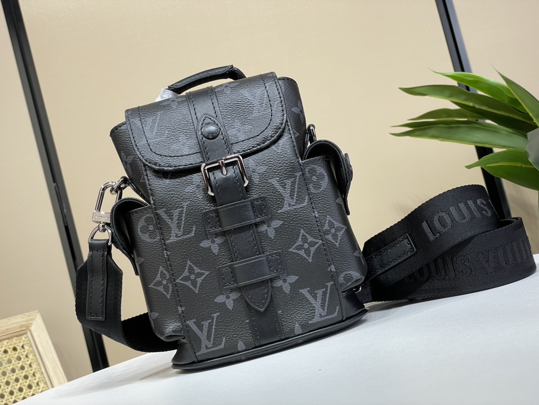 Louis Vuitton Purchasing special offer lV [Nano Christopher handbag] M82769 Black Flower (Black Samurai)