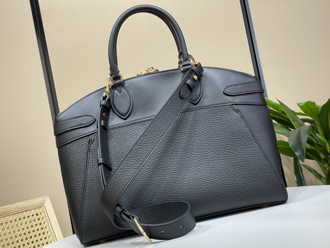 Louis Vuitton LV Lock It MM 23 new style