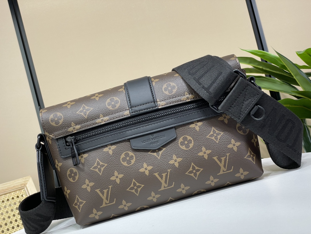 Louis Vuitton Lv S-Cape Messenger Bag
