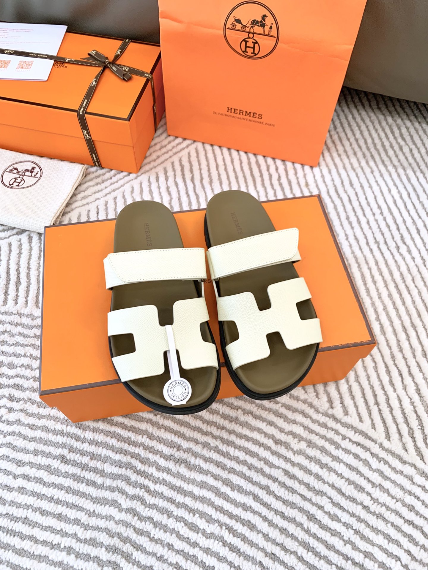 Hermes Sapatos Sandálias Mulheres Homens Chamas Couro de vaca Pele carneiro TPU Colecção Verão Fashion Casual P770900