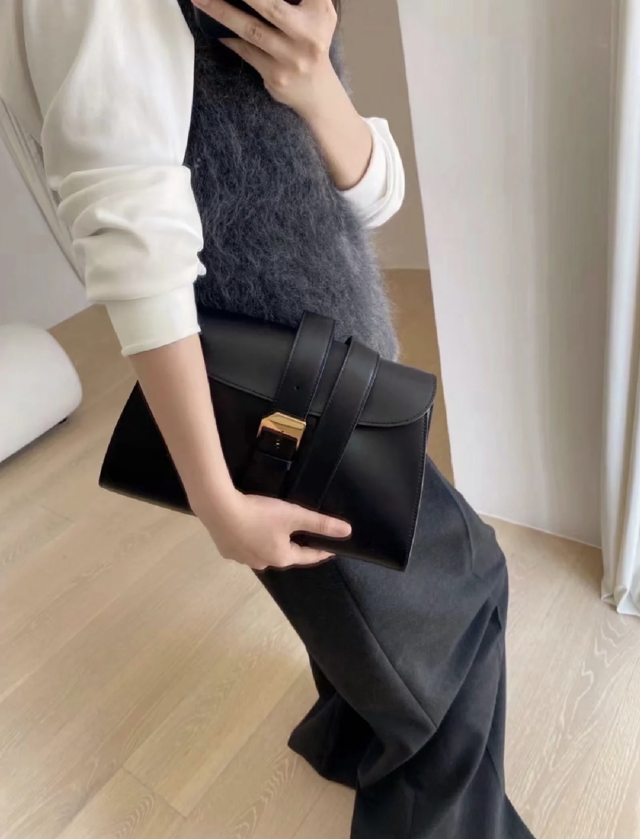 THE row clutch