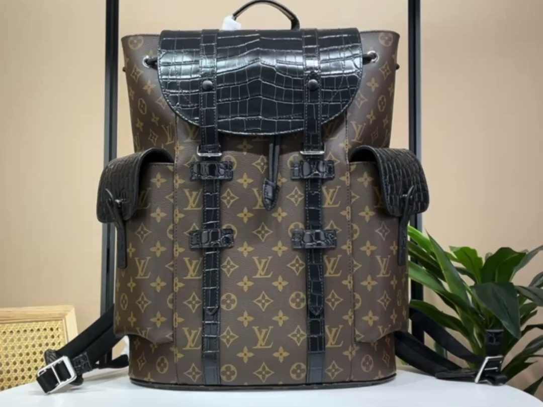 Louis Vuitton Lv official CHRISTOPHER small backpack official M93489 41379 presbyopic/crocodile pattern short video