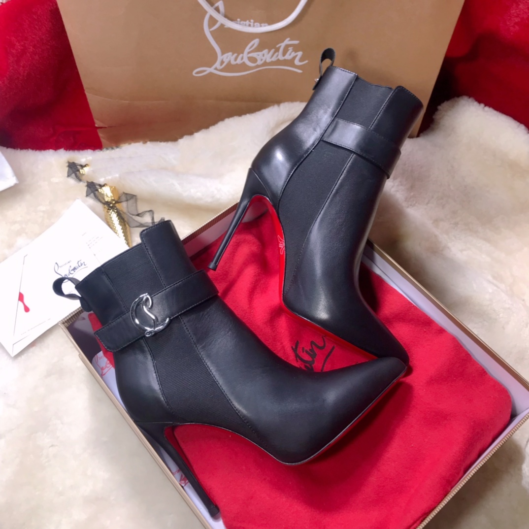 NO:100288,High-end customized autumn and winter boot series!  H10Cm, size 34-43. Private mold trademark zipper 902-029 black cowhide, sheepskin, leather large styling, official website synchronization. 10-inch boots. Standard European code Reference:902-029 Color:black Material:veau velours Lining:goat leather Heel height:10Cm Sole:leather sole Size:EUR 34-43 (US 4-11):,,christian louboutin,boots,cowhide,sheepskin19860909高端订制 秋冬靴系列！ H10Cm,尺码34-43码.私模商标拉链 902-029黑牛皮,羊皮里,真皮大厎,官网同步.10寸靴. 标准欧码 Reference:902-029 Color:black Material:veau velours Lining:goat leather Heel heigh:10Cm Sole:leather sole Size:EUR 34－43（US 4一11) :,,christian louboutin,boots,cowhide,sheepskin,Women's Shoes