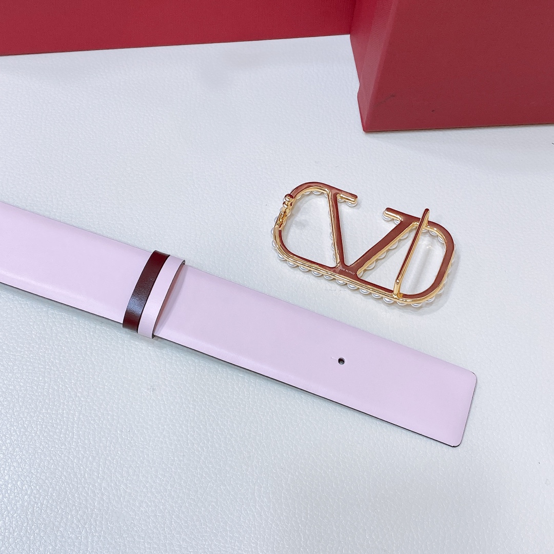 顶级质量VALENTINOGARAVANIVLOGOSIGNATURE可双面佩戴仿珍珠亮面小牛皮腰带-V