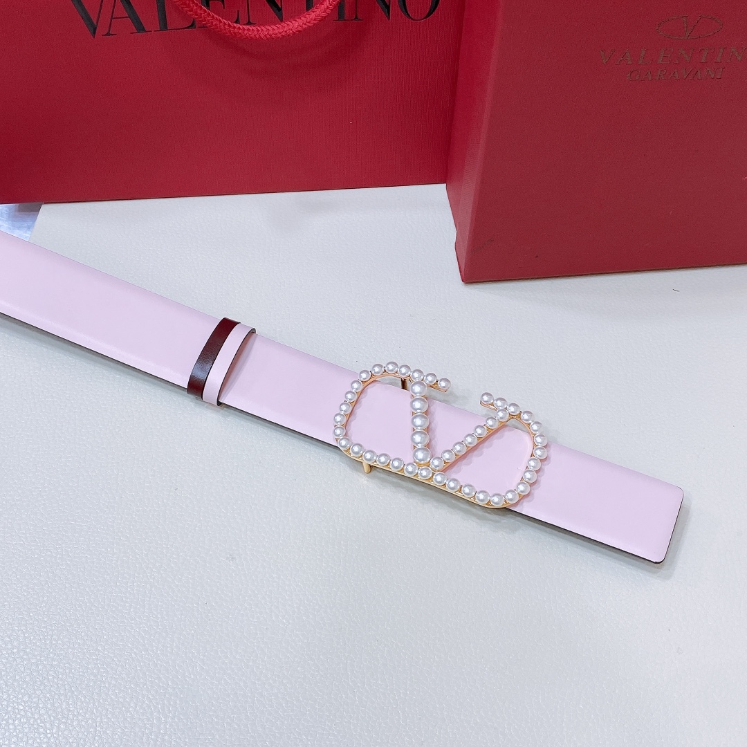 顶级质量VALENTINOGARAVANIVLOGOSIGNATURE可双面佩戴仿珍珠亮面小牛皮腰带-V