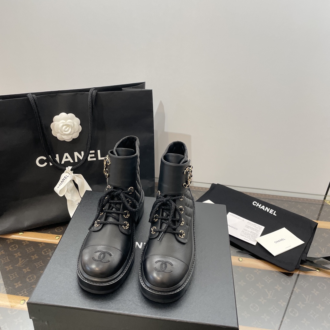 CHANEL 샤넬 2022 가을겨울 에나멜 가죽 두꺼운 밑창 첼시 부츠 4cm 경량 두꺼운 밑창 수입 미러 카프 에나멜