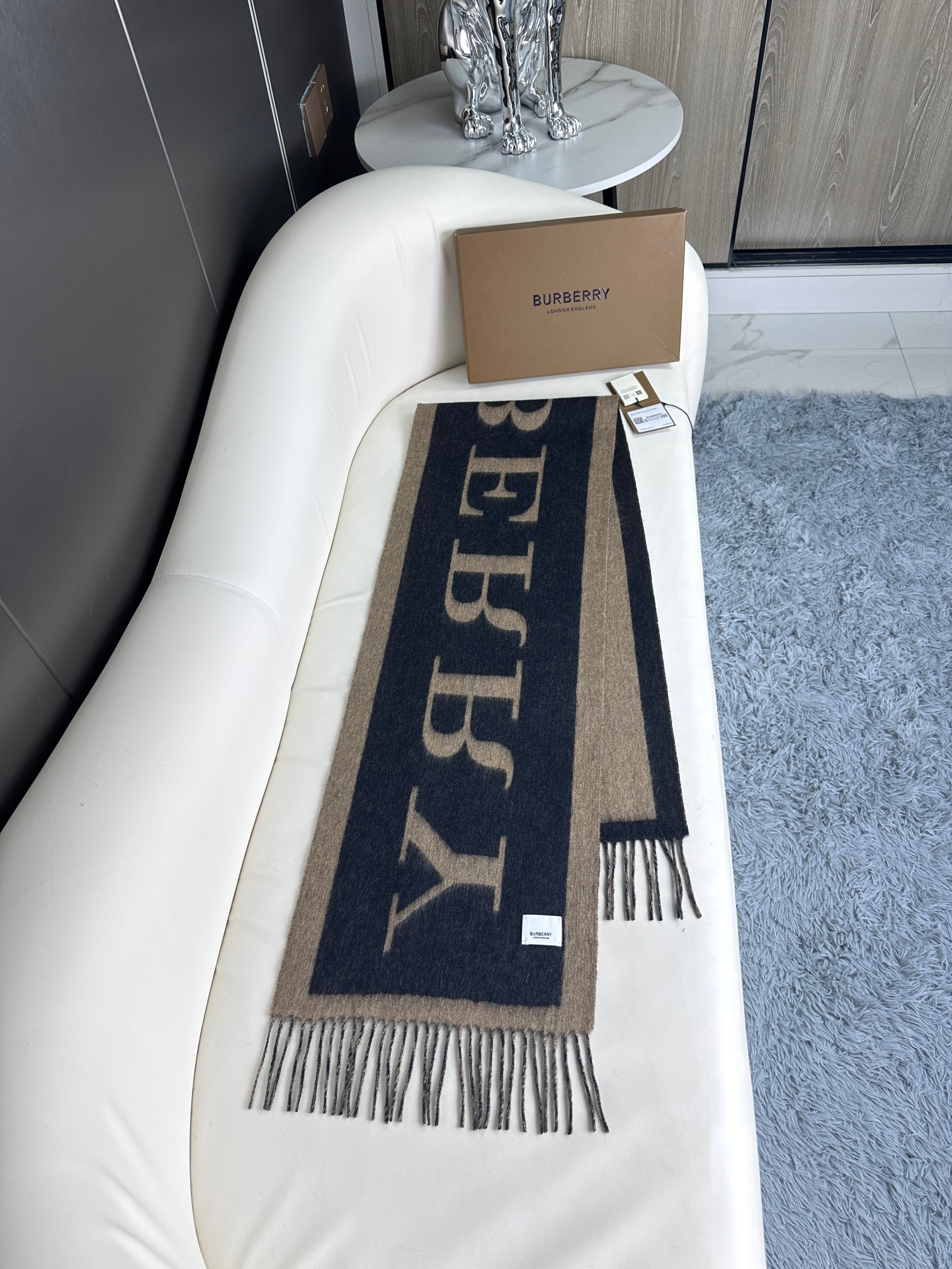 Burberry巴宝 2023新款双面羊绒围巾