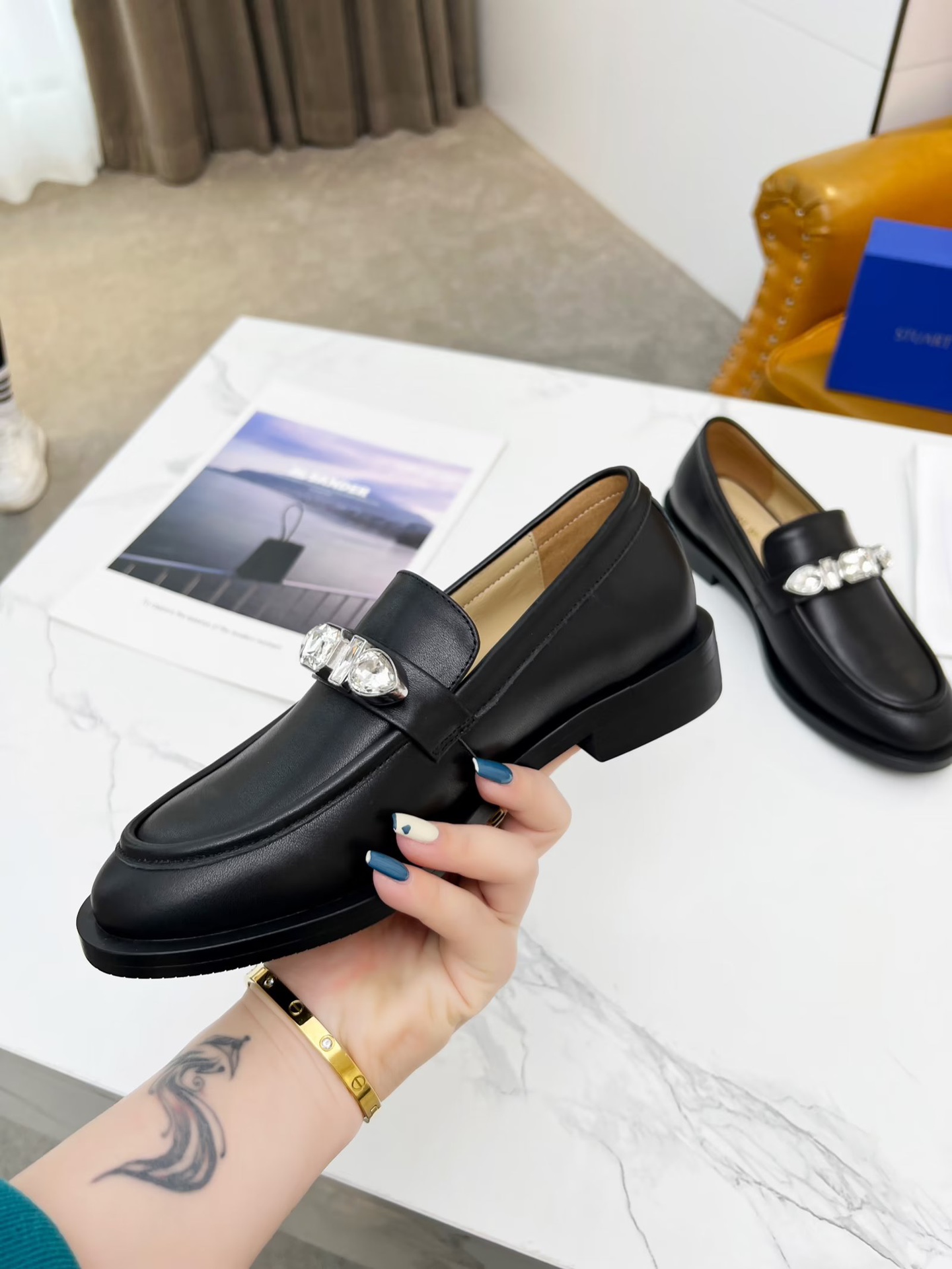 New Stuart Weitzman 2023 Spring/Fall Collection: Stylish Air Shoes with Platinum Pearl Decoder - 图片 6