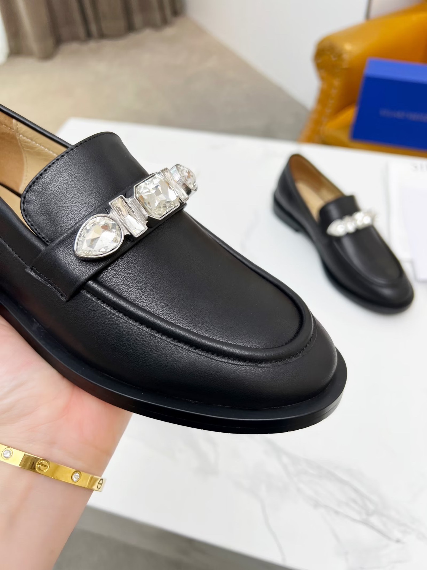 New Stuart Weitzman 2023 Spring/Fall Collection: Stylish Air Shoes with Platinum Pearl Decoder - 图片 8
