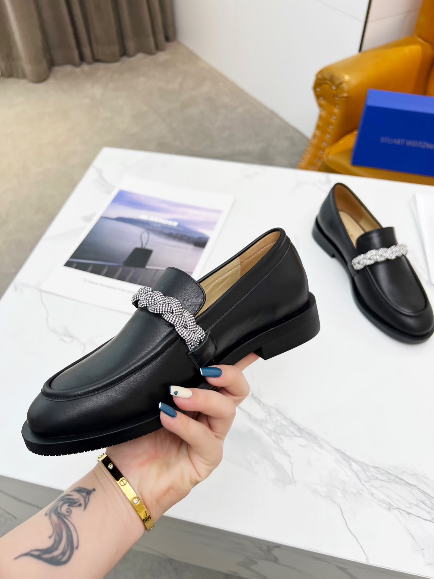 New Stuart Weitzman 2023 Spring/Fall Collection: Stylish Air Shoes with Platinum Pearl Decoder - 图片 6