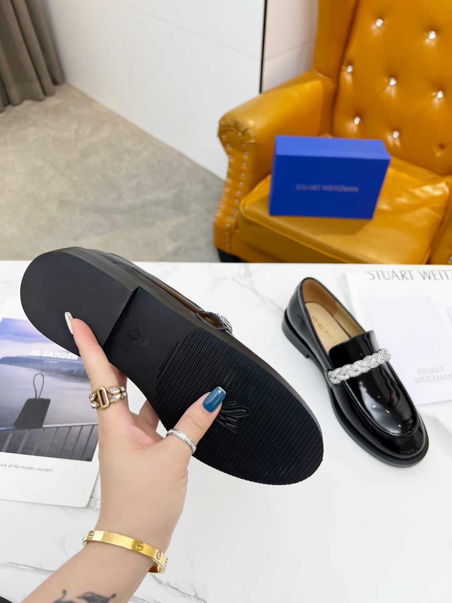 New Stuart Weitzman Spring/Fall 2023 Collection: $500 Bid for 100 Air Pieces - 图片 6