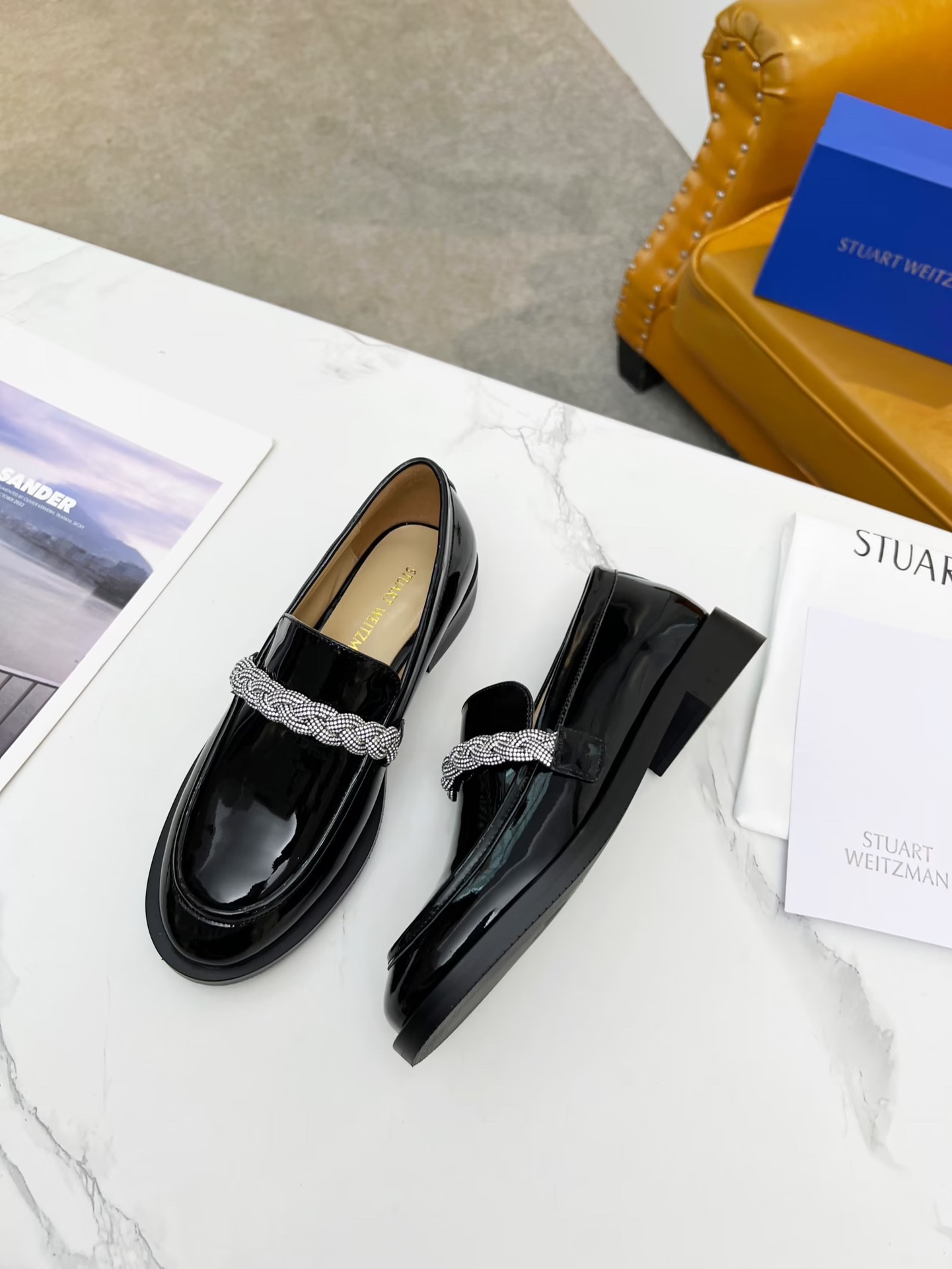 New Stuart Weitzman Spring/Fall 2023 Collection: $500 Bid for 100 Air Pieces - 图片 7