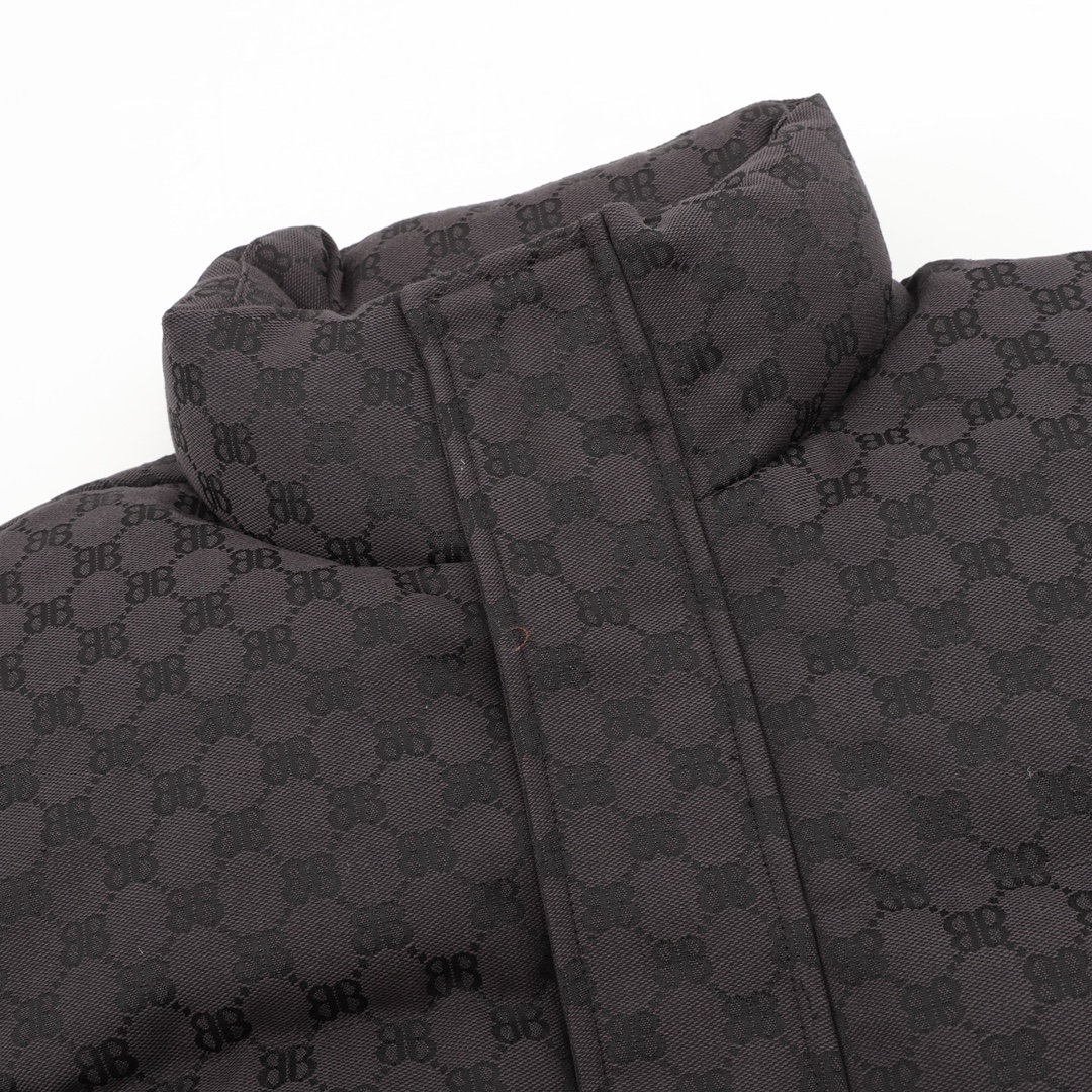 BALENCIAGA x Gucci联名双B满印羽绒服夹克 3
