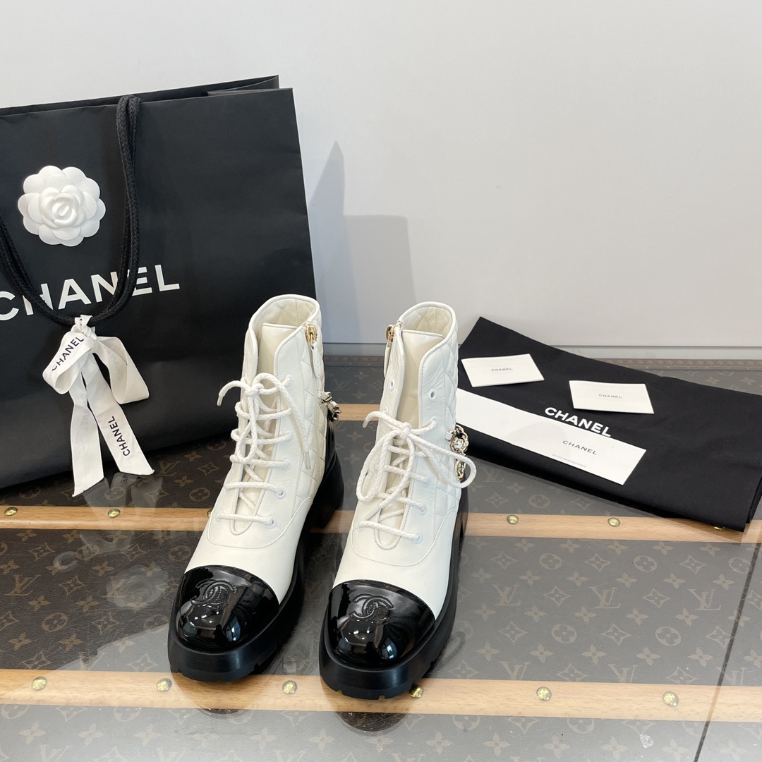 CHANEL 샤넬 2022 가을겨울 특허가죽 두꺼운 밑창 첼시 부츠 4cm 경량 두꺼운 밑창 수입 미러 태우 특허