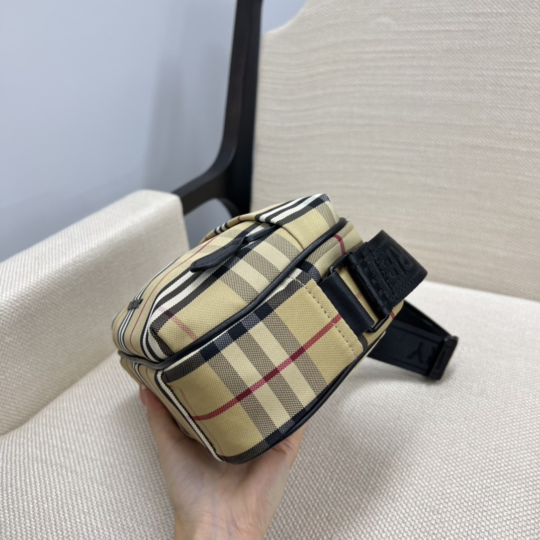 Waterproof check canvas camera bag designed in a classic vintage British - Comprehensive 4
