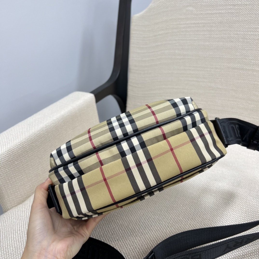 Waterproof check canvas camera bag designed in a classic vintage British - Comprehensive 5