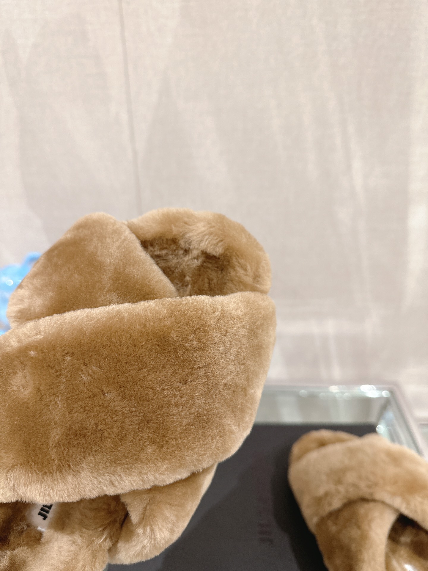 Jill Sande Cross Hair Slippers: Classic Fashion for Home and Outside Comfort - 图片 6