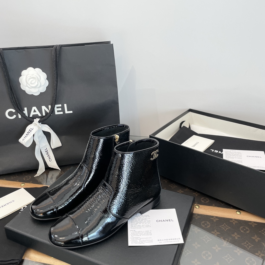 CHANEL 샤넬 2022 가을겨울 특허가죽 두꺼운 밑창 첼시 부츠 4cm 경량 두꺼운 밑창 수입 미러 태우 특허